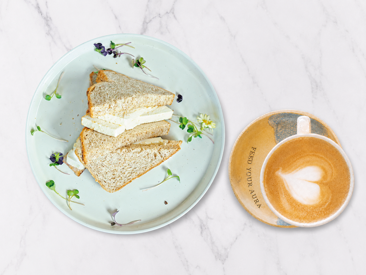 SANDWICH DE QUESO TIERNO + BEBIDA